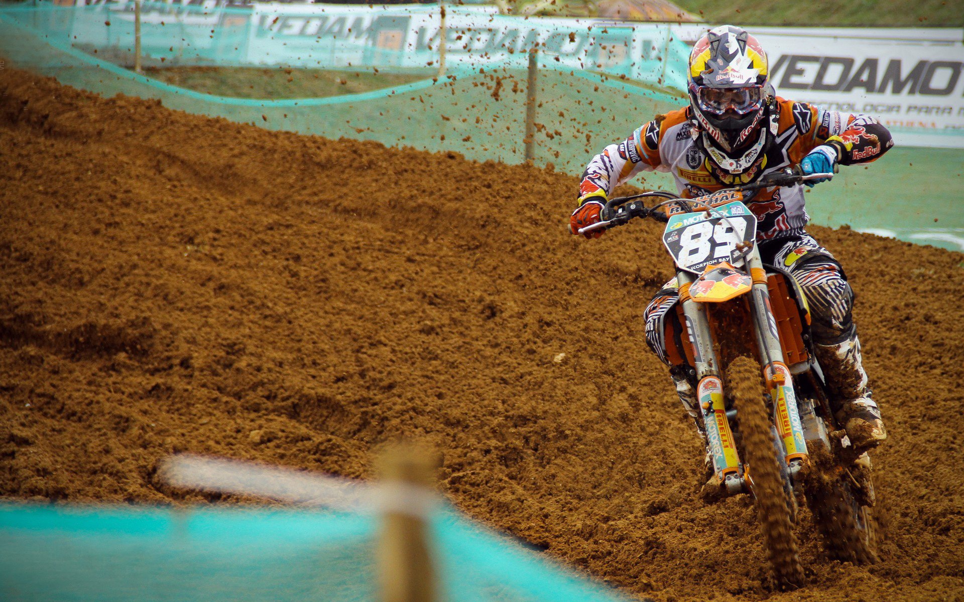 华体会官网登录-球迷文化：经典口号与应援方式激发主场氛围回归，球迷文化什么意思